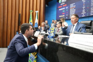 Leia mais sobre o artigo ALEMS: Deputados aprovam 15 matérias e debatem esporte solidário e endividamento de servidores