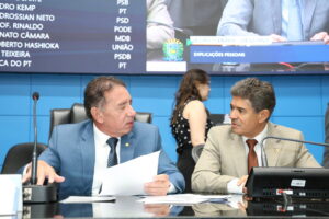 Leia mais sobre o artigo ALEMS: Deputados e representante do Fórum dos Servidores debatem reforma administrativa