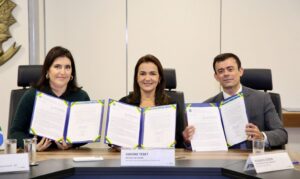 Leia mais sobre o artigo Em Brasília, Prefeitura assina PEF e garante R$ 544 milhões para obras