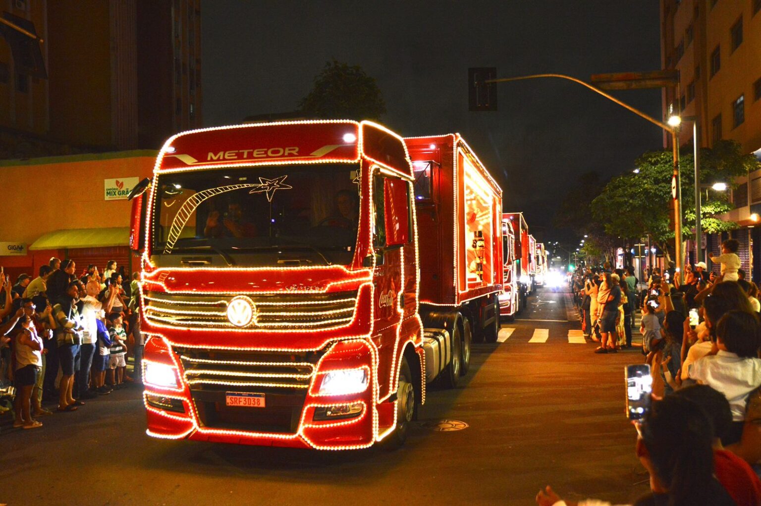 No momento, você está visualizando Caravana da Coca-Cola reúne cerca de 8 mil pessoas na região central de Campo Grande