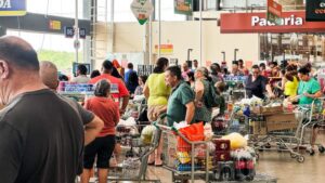Leia mais sobre o artigo COMÉRCIO E SUPERMERCADO: Confira os horários na véspera de Natal em Campo Grande