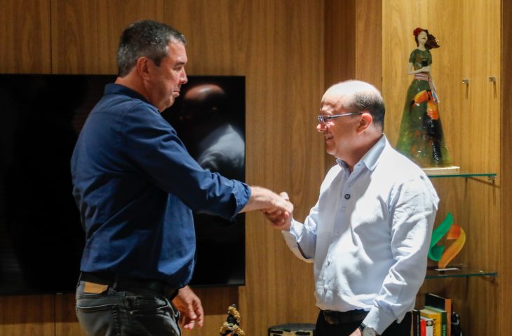 No momento, você está visualizando Barbosinha assume interinamente o Governo de Mato Grosso do Sul