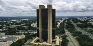 Leia mais sobre o artigo Mercado ajusta projeções de inflação e estima IPCA a 4,43% em 2025