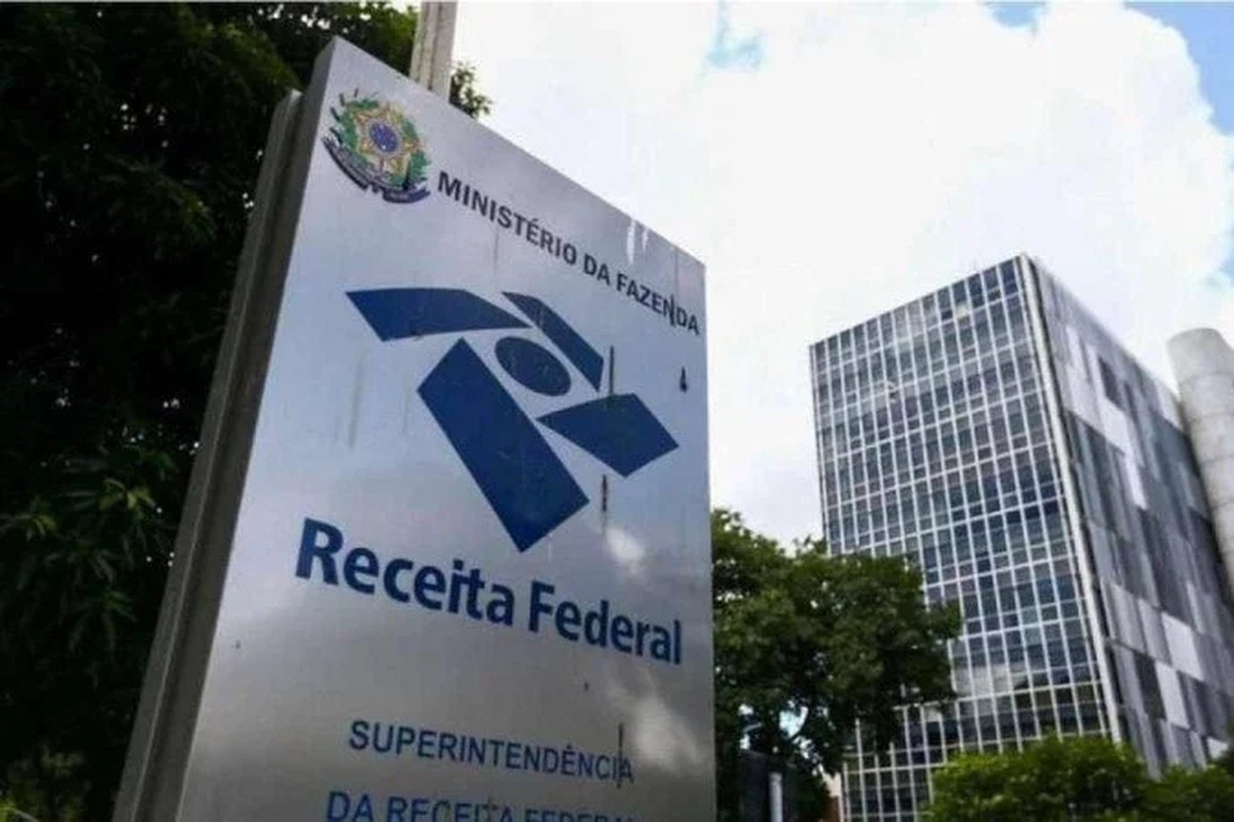 No momento, você está visualizando Receita alerta para falsas cobranças com nome e CPF do contribuinte
