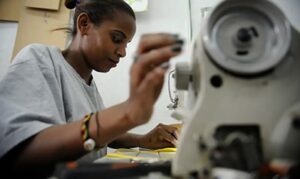 Leia mais sobre o artigo Setor de serviços tem alta de 0,3% e engata nono resultado positivo, aponta IBGE