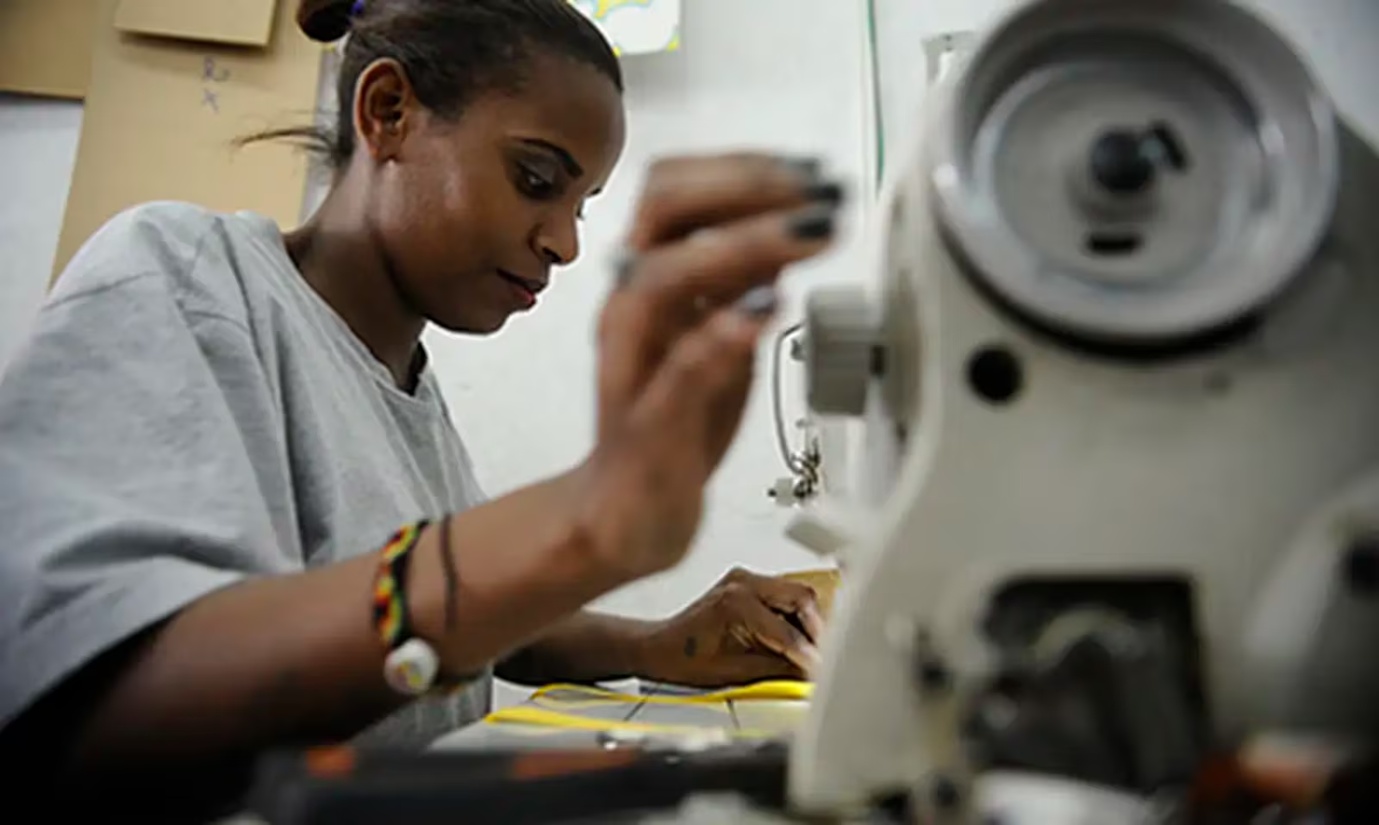 No momento, você está visualizando Setor de serviços tem alta de 0,3% e engata nono resultado positivo, aponta IBGE