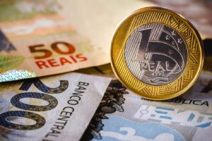 Leia mais sobre o artigo Economistas projetam déficit fiscal de R$ 72,4 bi em 2026 e R$ 52 bi em 2027