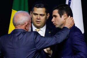Leia mais sobre o artigo Governo corta R$ 6,4 bilhões em emendas do Congresso e causa desconforto entre parlamentares