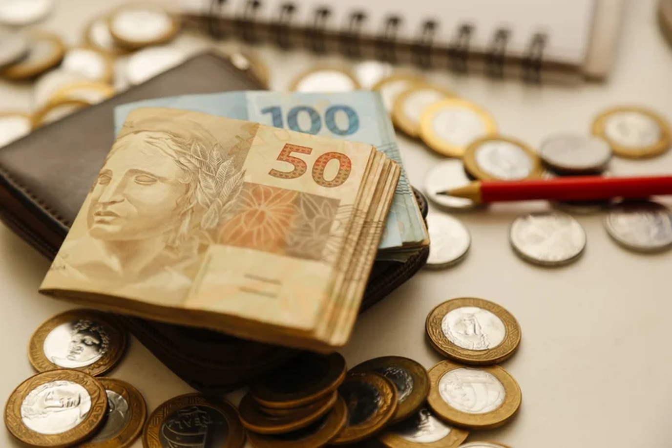 No momento, você está visualizando Governo sanciona Orçamento de 2026 e veta R$ 400 milhões em emendas