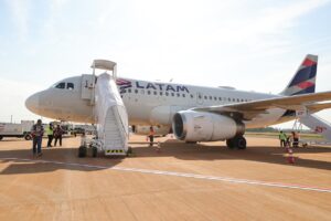 Leia mais sobre o artigo Com 11.849 passagens vendidas em 4 meses, Latam confirma voos diários em abril