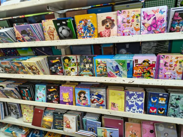 No momento, você está visualizando Procon de Dourados divulga pesquisa de preços do material escolar e orienta consumidores