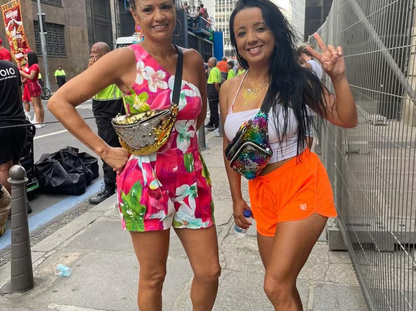 No momento, você está visualizando Confira dicas do que levar na pochete ou doleira e o que evitar para não passar perrengue no carnaval