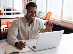 Leia mais sobre o artigo OLINE: Curso gratuito da USP sobre Marketing seleciona 5 mil alunos; inscrições abertas