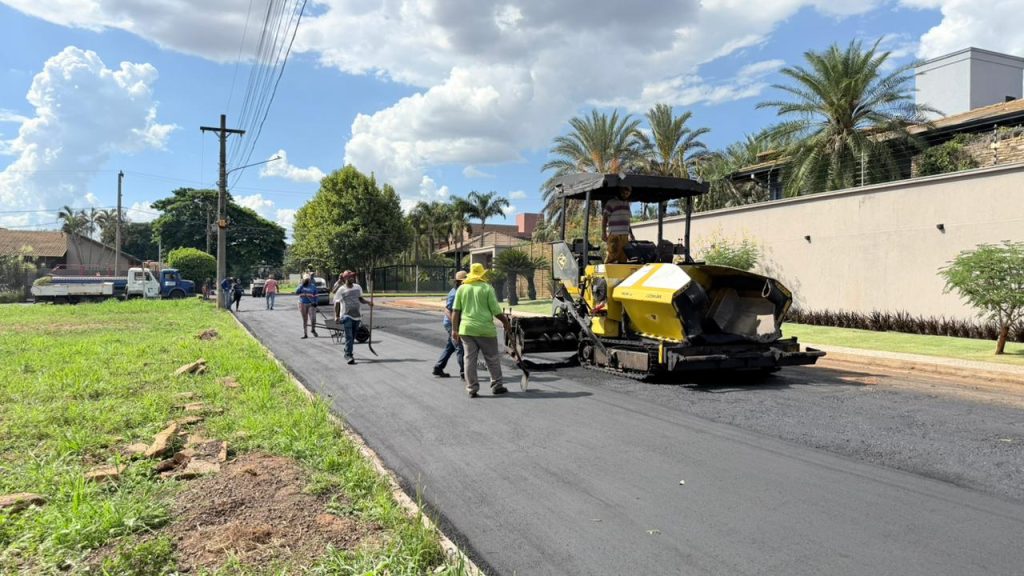 No momento, você está visualizando Em Naviraí, obras de Recapeamento asfáltico são retomadas