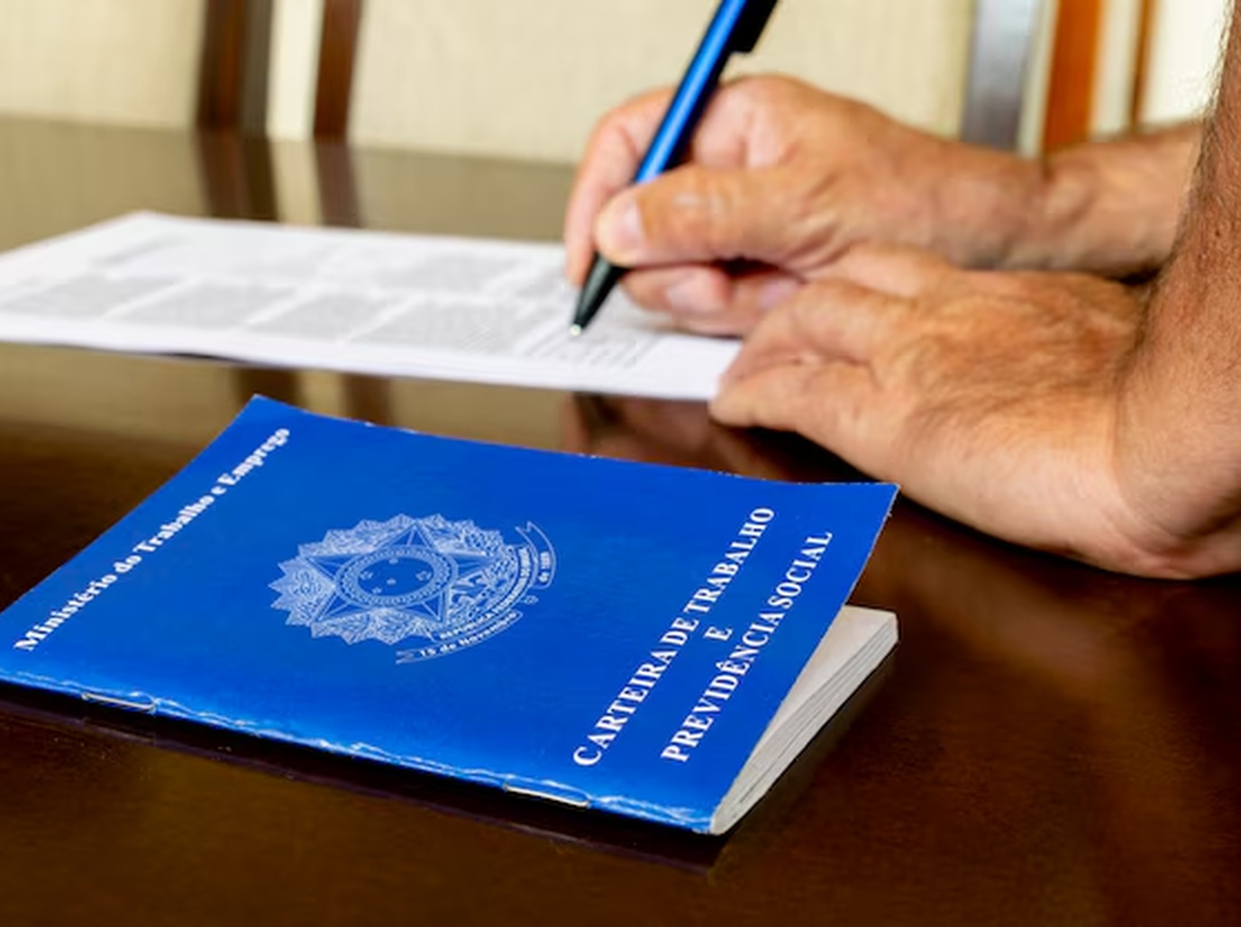 No momento, você está visualizando Preço do fim da escala 6×1 será repassado ao consumidor, diz Frente do Agronegócio