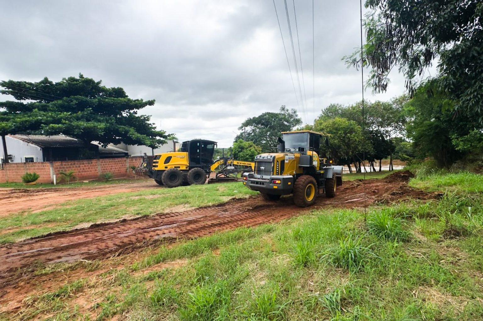No momento, você está visualizando NAVIRAÍ: Antes da abertura da pesca, Prefeitura faz limpeza da rampa e melhora acesso no Amambai