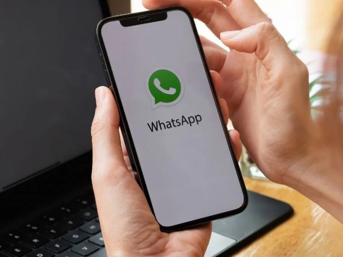 No momento, você está visualizando Rússia confirma bloqueio do WhatsApp por ‘relutância’ a cumprir a lei