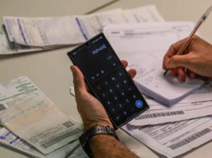 Leia mais sobre o artigo SERASA: Custo de vida no Brasil supera salário mínimo e deixa famílias sem ‘margem de manobra’