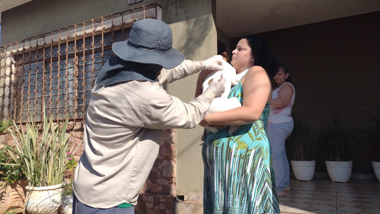 No momento, você está visualizando HOJE: Sesau leva vacinação antirrábica para 4 bairros de Campo Grande nesta terça (24)
