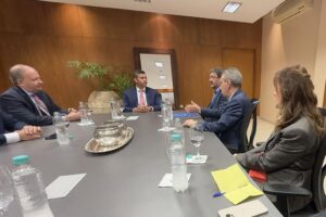 Leia mais sobre o artigo ALEMS: Em reunião no Paraguai, 1º secretário representa Casa de Leis e defende indústrias de MS