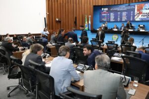 Leia mais sobre o artigo ALEMS: Casa de Leis vota em 1ª discussão projeto que reajusta salário dos servidores públicos