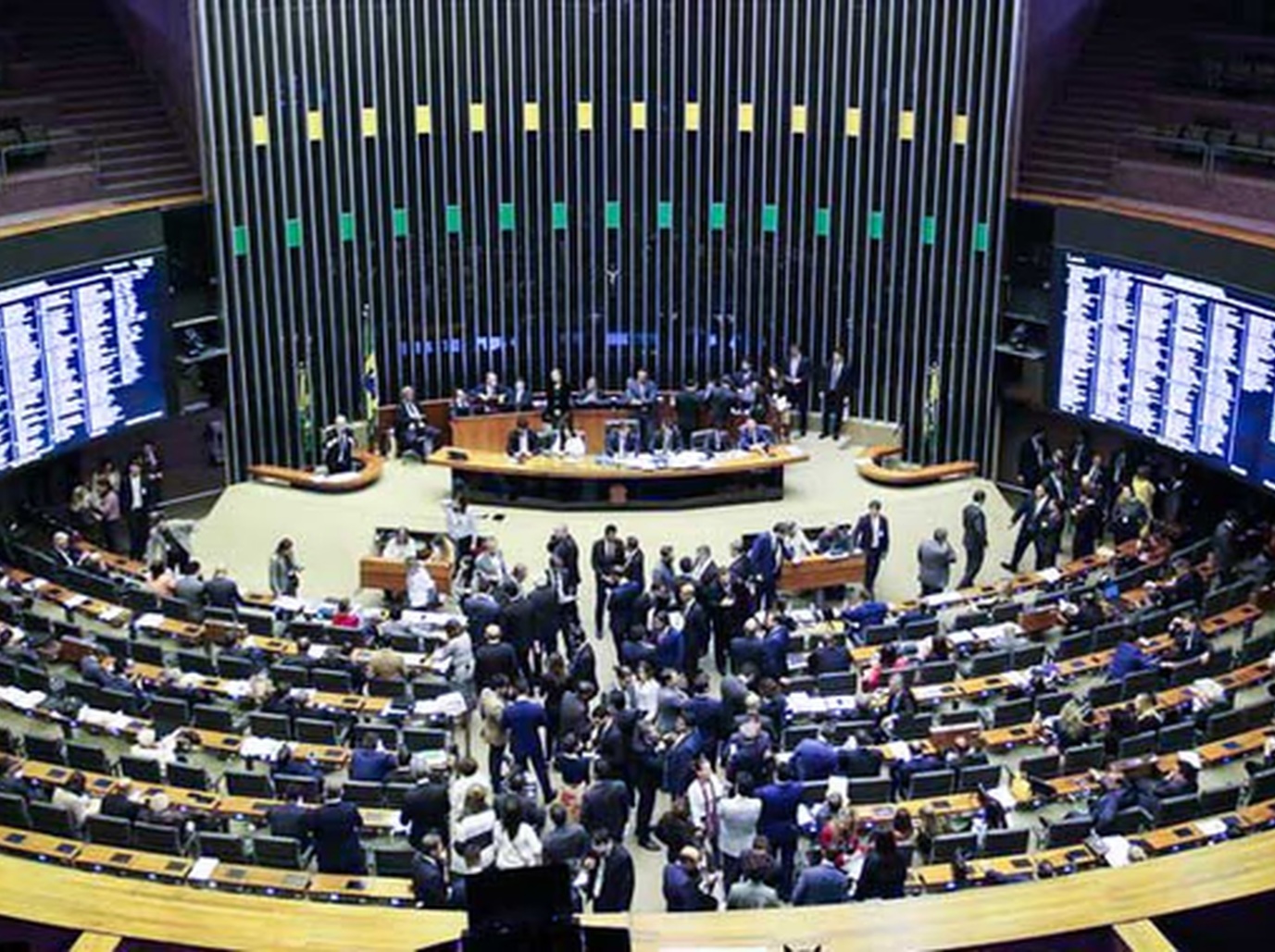 No momento, você está visualizando Câmara aprova criação de política nacional e de cadastro para estudantes com altas habilidades