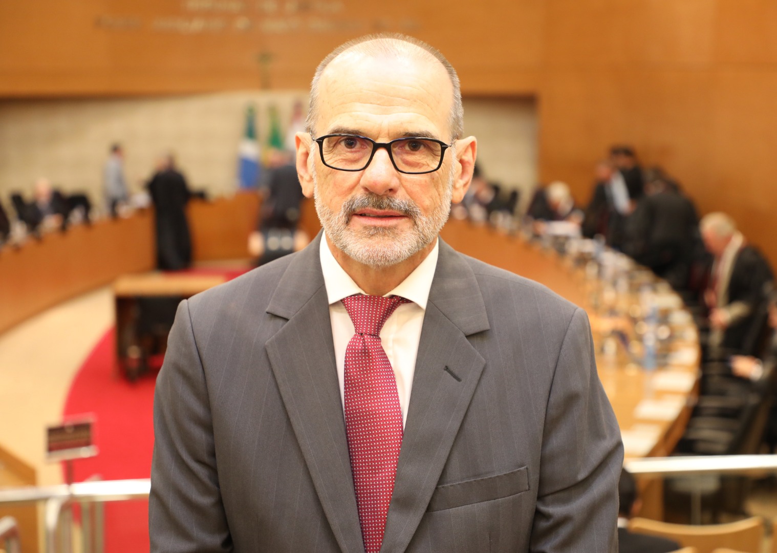 No momento, você está visualizando De ônibus da Justiça Itinerante ao Tribunal, Miozzo é promovido a desembargador em MS