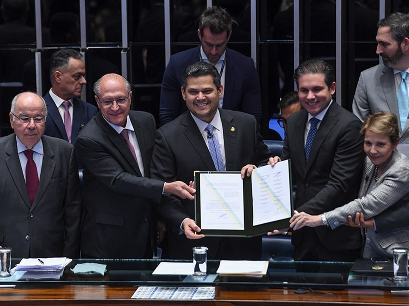 No momento, você está visualizando Congresso Nacional promulga acordo entre Mercosul e União Europeia