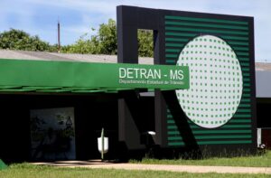 Leia mais sobre o artigo PIONEIRISMO: Detran-MS lança curso teórico de 1ª habilitação gratuito com foco na qualidade da formação