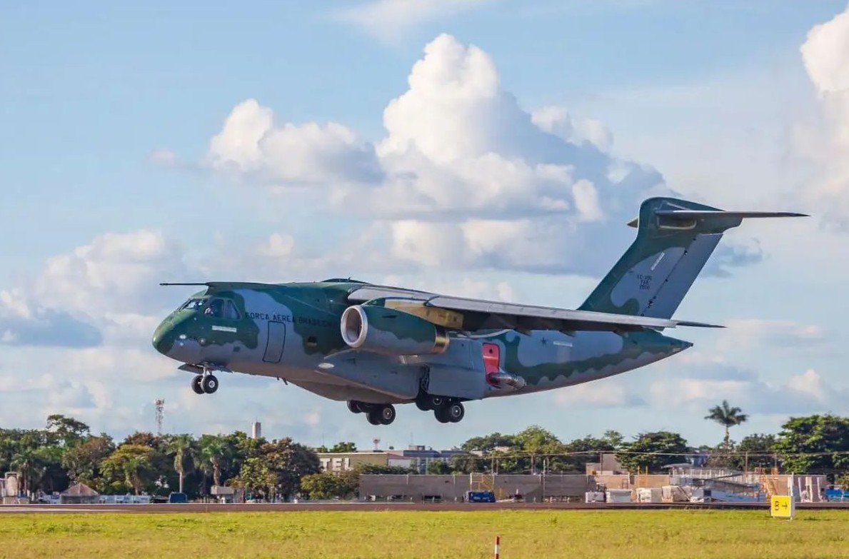 No momento, você está visualizando Clima de guerra: FAB realiza treinamento com aviões militares no céu de Campo Grande