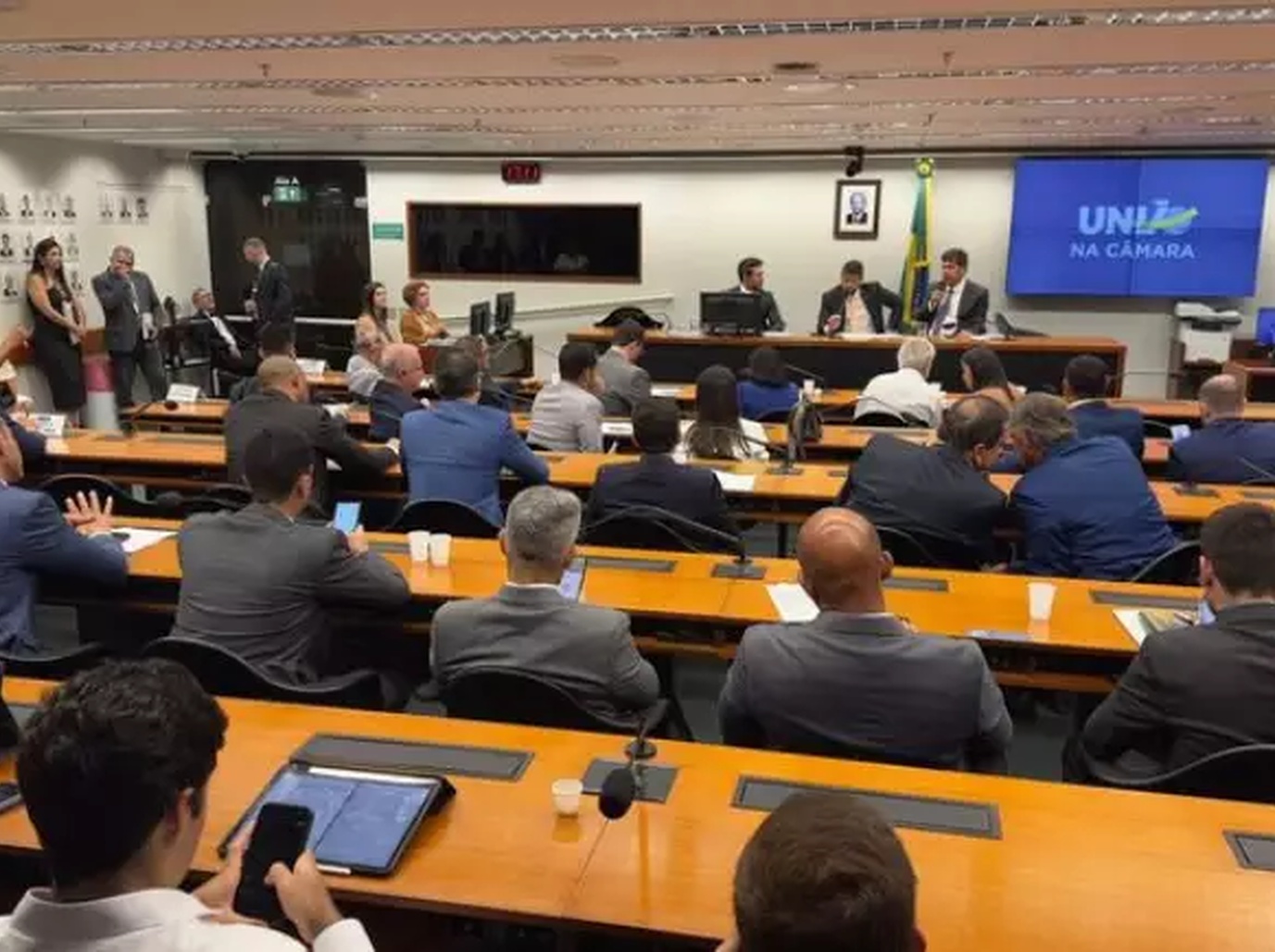 No momento, você está visualizando MAIORIDADE PENAL: Governo cobra mudanças na PEC da Segurança Pública