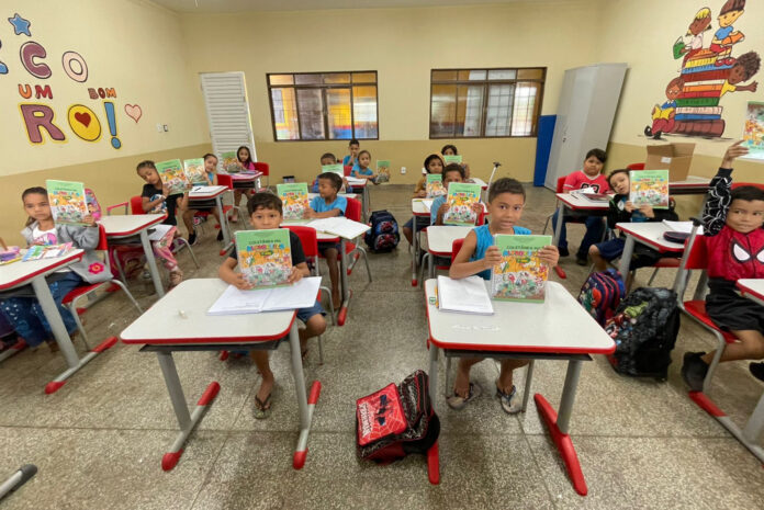 No momento, você está visualizando Mais de 2,8 mil alunos da REME recebem materiais do MS Alfabetiza em Corumbá