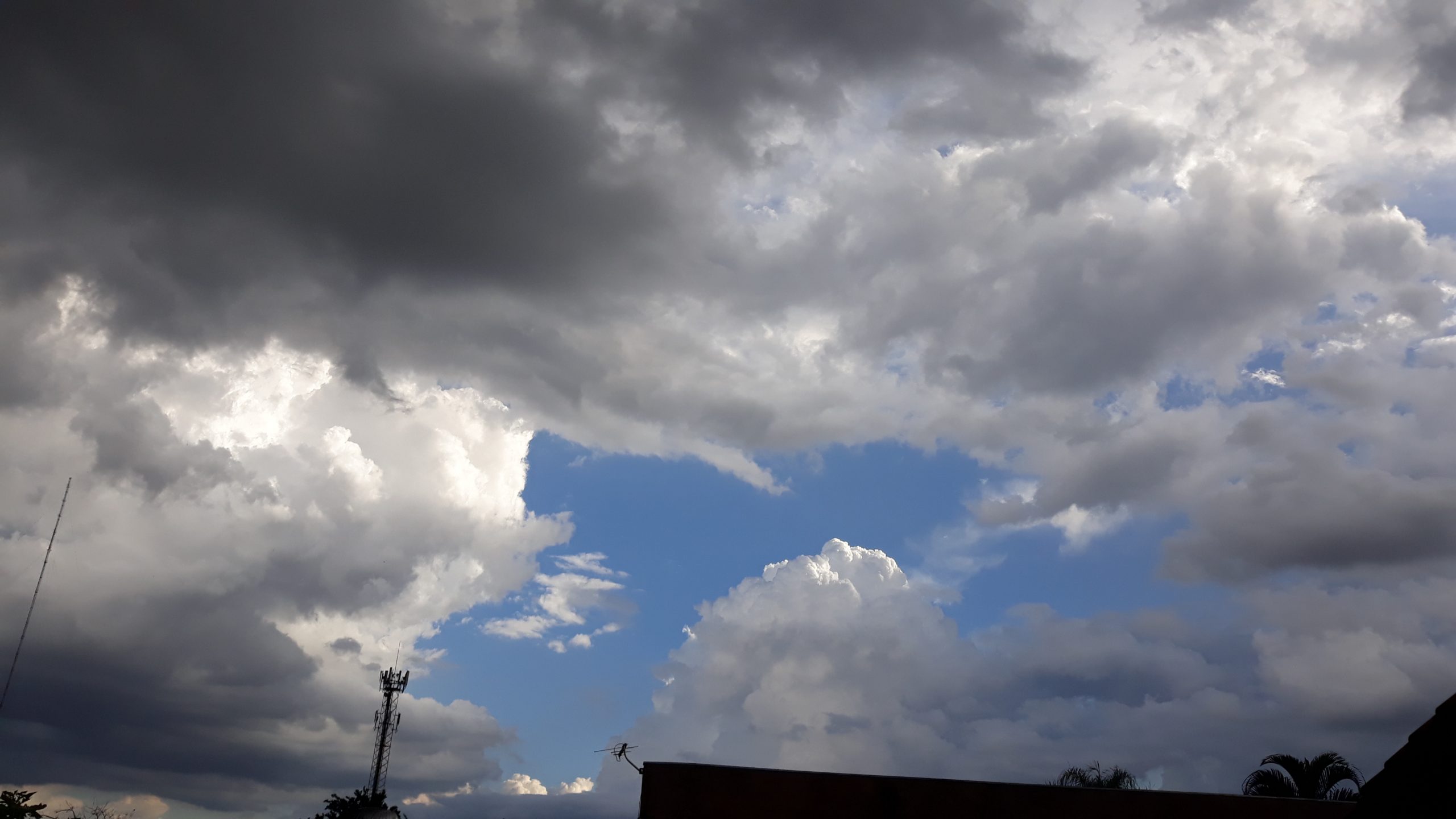 No momento, você está visualizando Segunda-feira terá calor, chuva e risco de tempestades no Estado