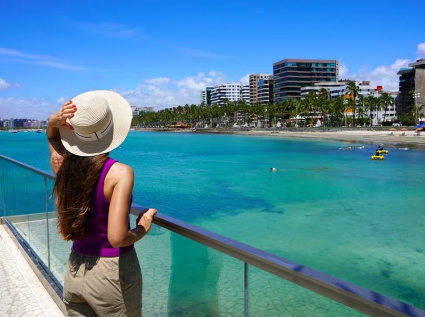 No momento, você está visualizando O “Caribe Brasileiro” tem piscinas naturais na orla urbana e bateu recorde de voos internacionais em 2025