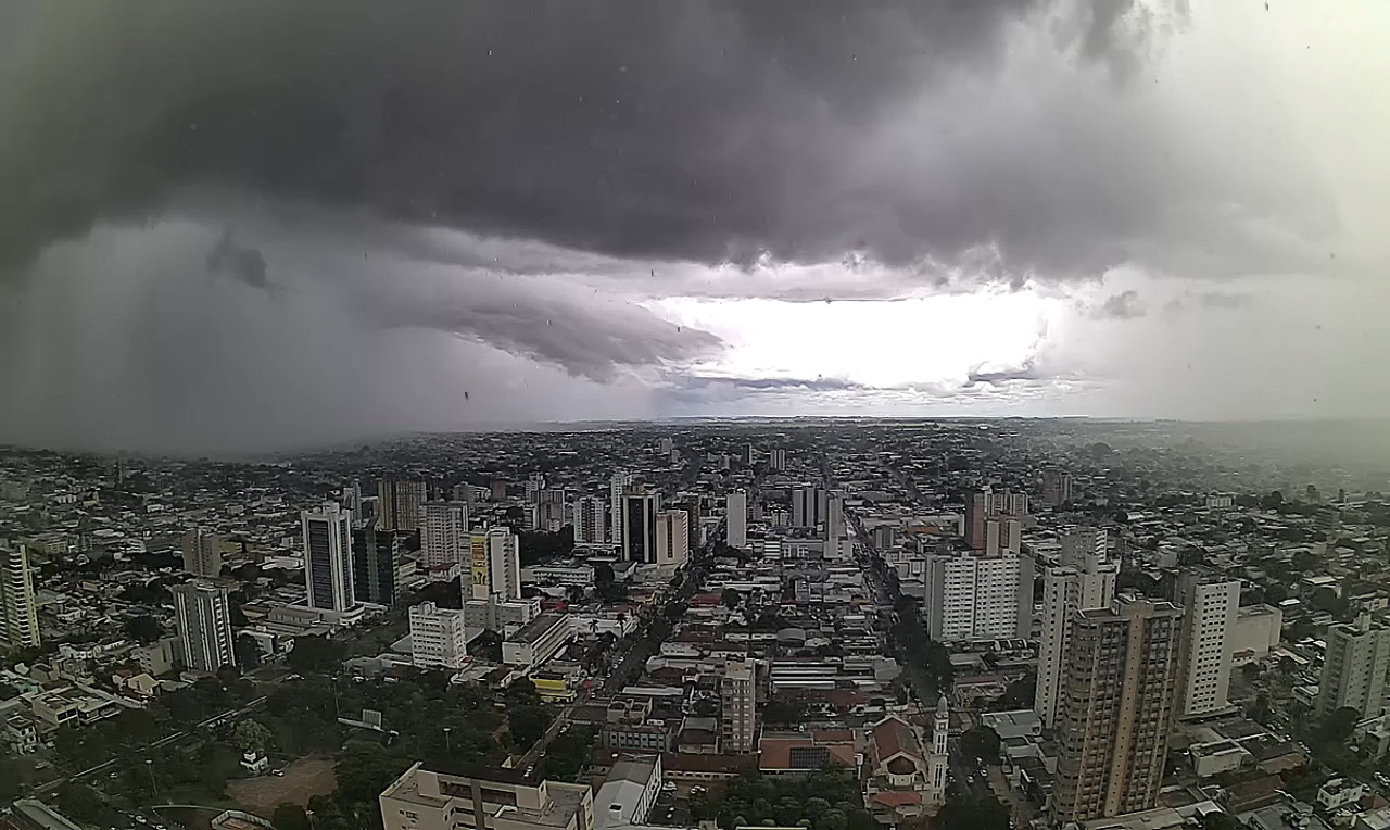 No momento, você está visualizando Quarta-feira começa com alerta vermelho para chuva em Mato Grosso do Sul