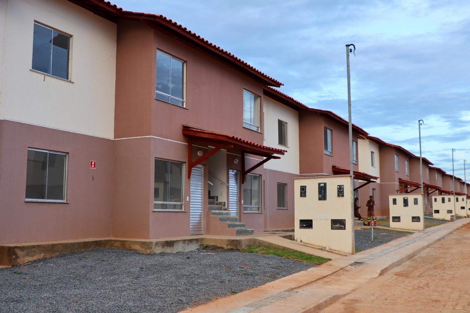 No momento, você está visualizando Naviraí acelera projetos habitacionais e garante 80 novos apartamentos