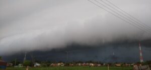 Leia mais sobre o artigo Terça-feira começa com sol, mas previsão indica chuva e risco de temporais em MS