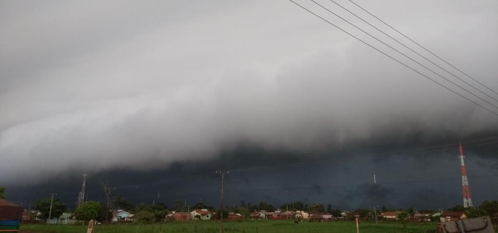 No momento, você está visualizando Terça-feira começa com sol, mas previsão indica chuva e risco de temporais em MS