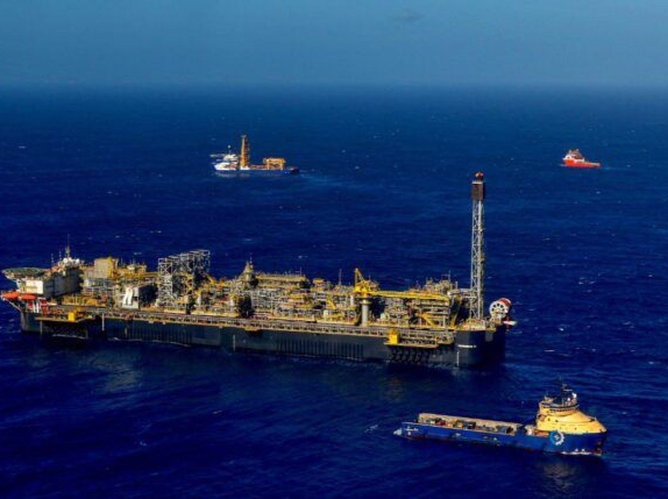 No momento, você está visualizando Petróleo cai após previsão de Trump sobre fim da guerra no Oriente Médio