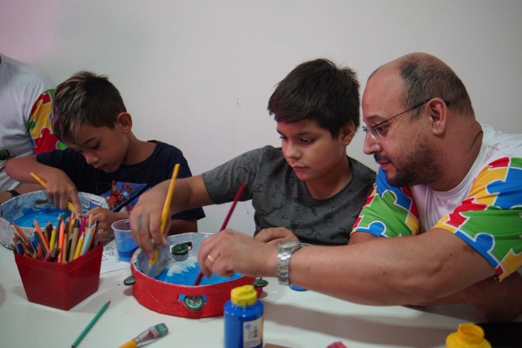 No momento, você está visualizando ALEMS fortalece debate sobre autismo e destaca desafios e avanços no Estado no Abril Azul