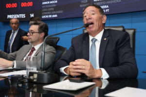 Leia mais sobre o artigo ALEMS vota projeto que obriga empresas a informar proibição de fidelização em contratos