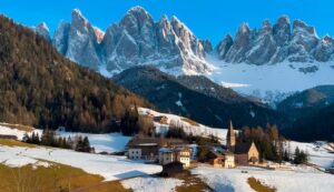 Leia mais sobre o artigo ITÁLIA: Centro de pesquisa europeu seleciona voluntários para morar no ‘Paraiso do esqui’ com tudo pago e ajuda de custo