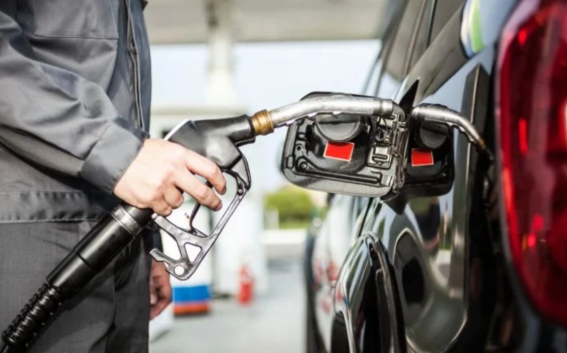 No momento, você está visualizando Diesel e gasolina têm queda nos preços; botijão de gás sobe pela 5ª semana