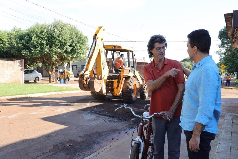 No momento, você está visualizando Prefeitura de Dourados intensifica recuperação asfáltica e avança em quatro bairros