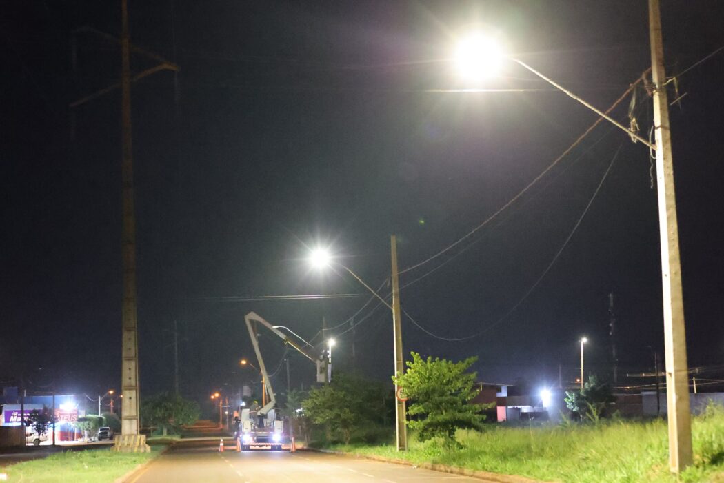 No momento, você está visualizando Prefeitura de Dourados moderniza iluminação pública e disponibiliza aplicativo para população
