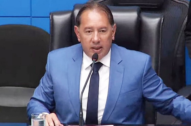 No momento, você está visualizando Gerson Claro larga na frente em cenário pulverizado e lidera pesquisa espontânea em MS