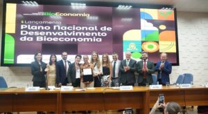 Leia mais sobre o artigo Governo lança plano de bioeconomia para fortalecer a indústria verde