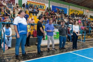 Leia mais sobre o artigo Com 700 inscritos, 25ª Copa Cidade de Futsal de Base é aberta em Naviraí