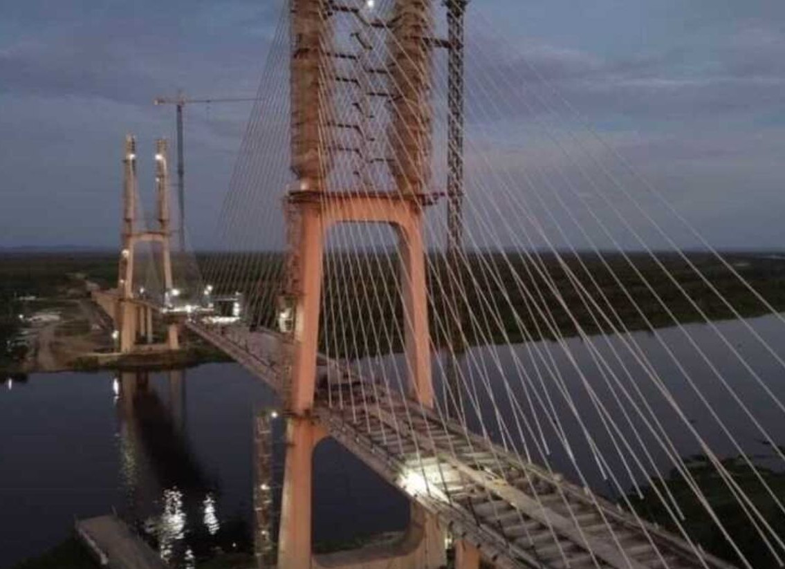 No momento, você está visualizando Ponte Bioceânica entra na fase final com menos de 30 metros para seu ‘fechamento”