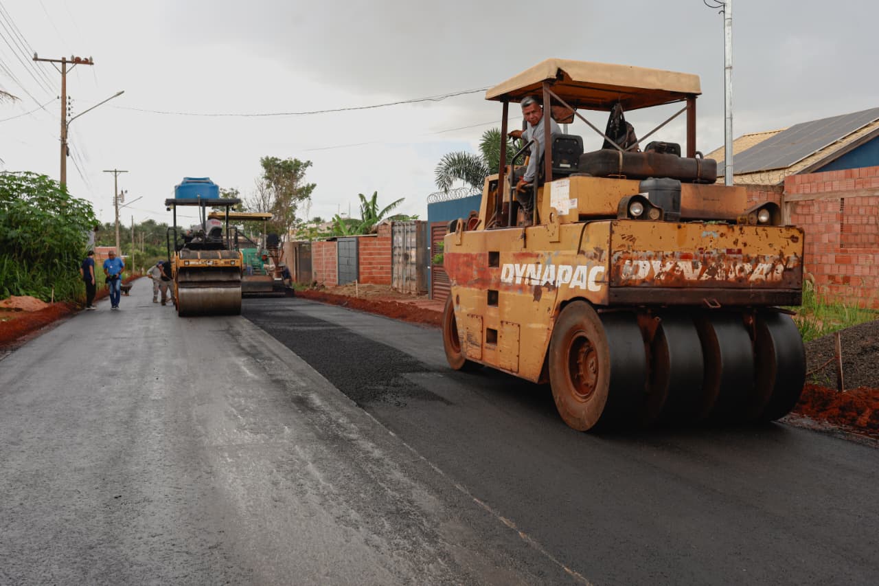 No momento, você está visualizando Prefeitura de Campo Grande assina liberação de R$ 136 milhões para asfalto em 28 bairros